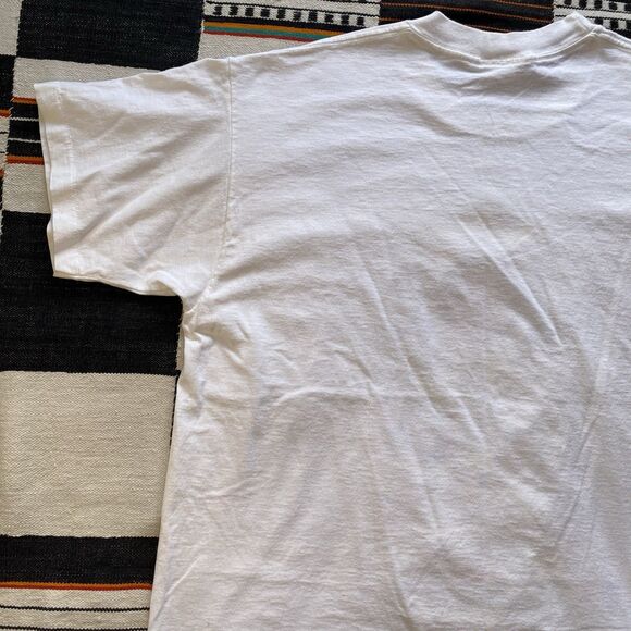 Vintage FAO Schwarz Fifth Avenue Graphic Tee Shirt. XL. Single Stitch. Cotton. - Picture 11 of 15